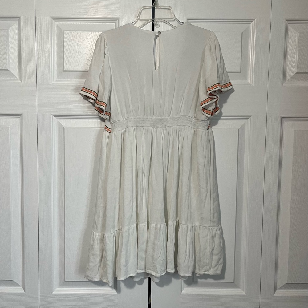 In Loom Womens Size medium mini white and floral dress - Picture 12 of 12